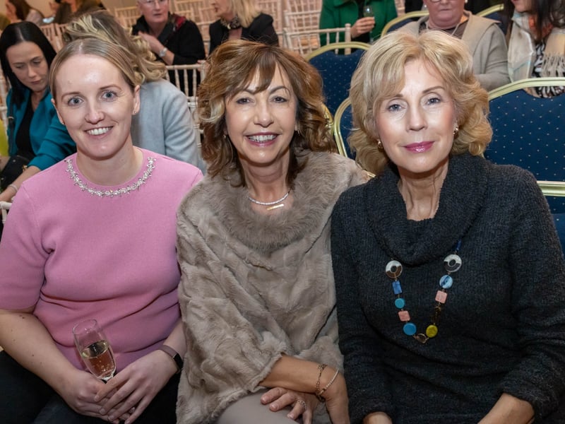 Celeb chef Kevin Dundon gave Laois locals a fantastic cookery demonstration in the Abbeyleix   Manor Hotel on Tuesday November 25, through a fundraiser for Laois Down Syndrome organised by  St Lazarians GAA Club.