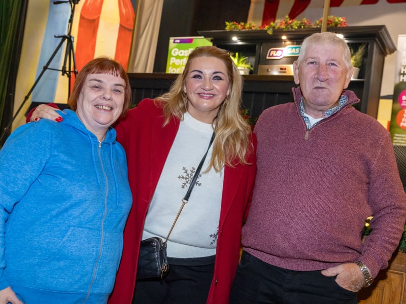 Much-loved celebrity chef, Edward Hayden, returned to Mountrath this November for the third annual  pre-Christmas Cookery Demonstration at Bloom HQ in aid of the Class of 1990 Restoration Project.