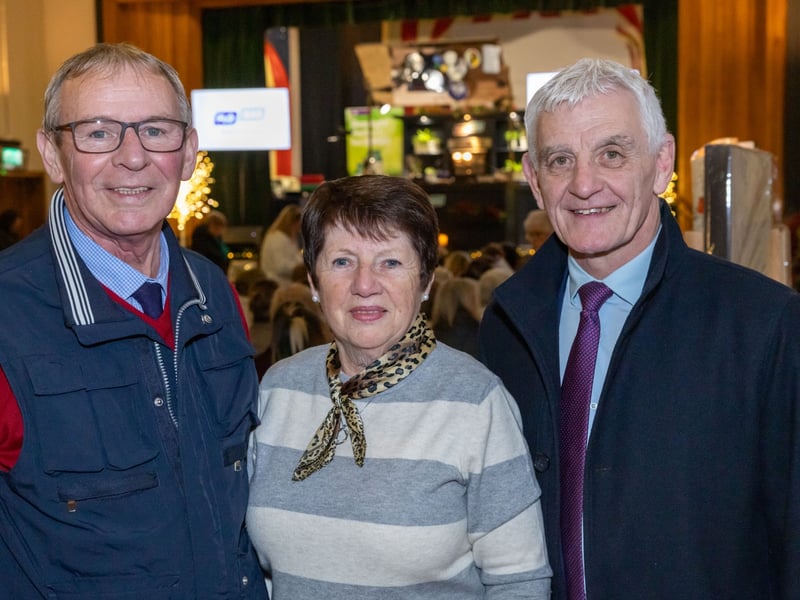 Much-loved celebrity chef, Edward Hayden, returned to Mountrath this November for the third annual  pre-Christmas Cookery Demonstration at Bloom HQ in aid of the Class of 1990 Restoration Project.