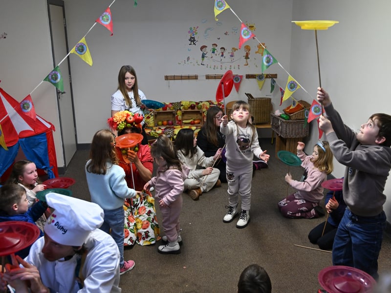 Below: Circus Act Fruity 'n' Dishy and Children at Ardee Ferdia Festival 2025