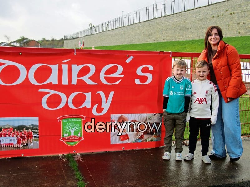 Pierson and Noah pictured with their mammy Fiona.