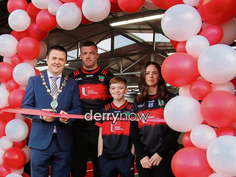 Mayor Ruairí McHugh pictured cutting the ribbon at the opening of Daíre's Gym at Séan Dolan's GAA Club. Included are Daíre's parents Eamonn and Rachel and brother Cahir. (Photos - Deirdre Heaney, nwpresspics)