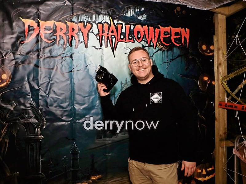 Scott Keys (Esskeys Photography) with his pop-up "Halloween Studio" at the Society Street Halloween Market.