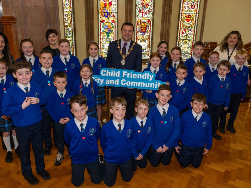 Pupils from St. Catherine's Primary School with the Mayor of Derry City and Strabane District Council, Councillor Ruairí McHugh.