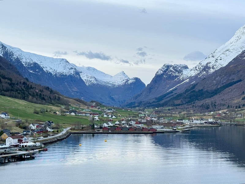 Use the Next > above to go through the gallery Nuala Lynch took this shot in Norway
