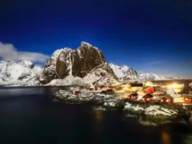 Use the Next > above to go through the gallery Phil Brady's image from the Lofoten Islands, Norway