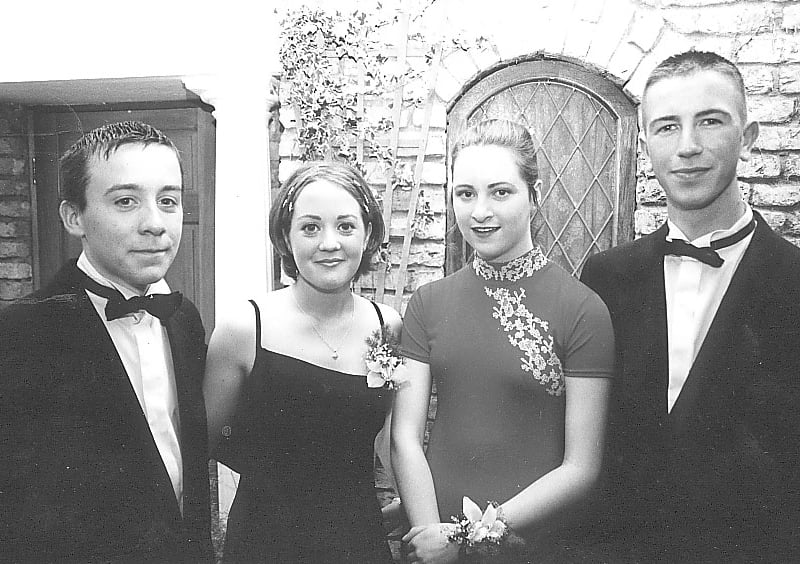 We have delved deep back into the Offaly archives for today's Throwback Thursday which features pictures from a Grad celebrated in Tullamore. We believe the pictures are from the late 1990s. Who will you recognise today? CLICK ON NEXT ABOVE TO GO THROUGH THE GALLERY OF PICTURES
