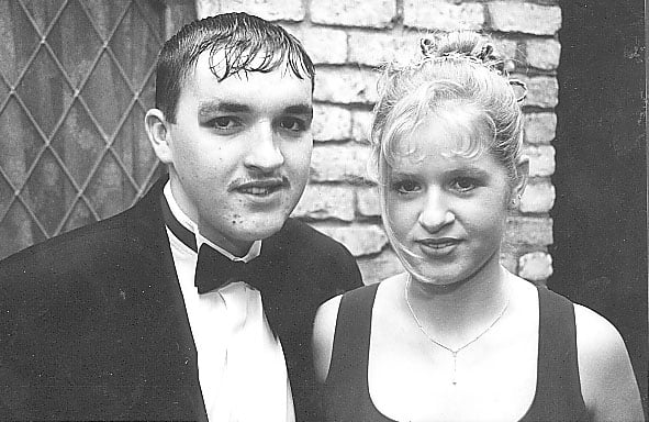 We have delved deep back into the Offaly archives for today's Throwback Thursday which features pictures from a Grad celebrated in Tullamore. We believe the pictures are from the late 1990s. Who will you recognise today? CLICK ON NEXT ABOVE TO GO THROUGH THE GALLERY OF PICTURES