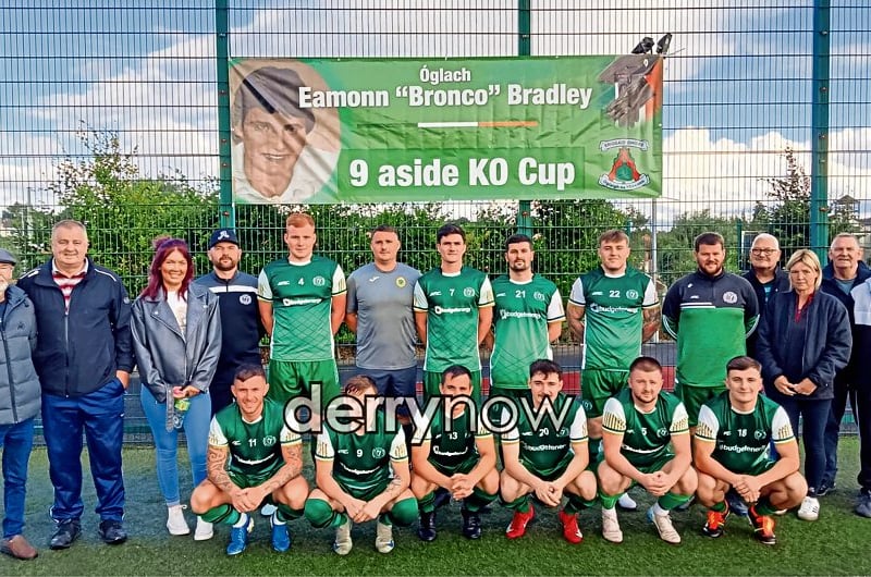 Foyle Harps senior team with family and organisers of the Óglach Eamonn “Bronco” Bradley 9-a-side KO Cup held at Leafair.