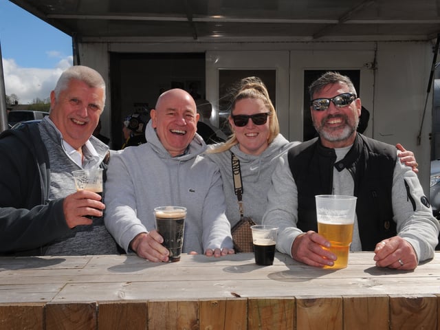 Leeds United v Wolverhampton Premier League sat 18-04-2026 pic Steve RidingEnjoying a quiet drink in The Peacock are Andy O'Donnell of Templenewsam, Keith Rhodes of Whinmorr, Kristie Downing and Steven Ward of South Elmsell