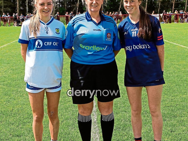 Referee Tara McVeigh with Ballinderry ladies captain Emma McVeigh and on right, Brian O’Sullivan, captain New York Ladies at the John West “Féile Peil na nÓg 2025 held in Owenbeg. (Photo - Tom Heaney, nwpresspics)