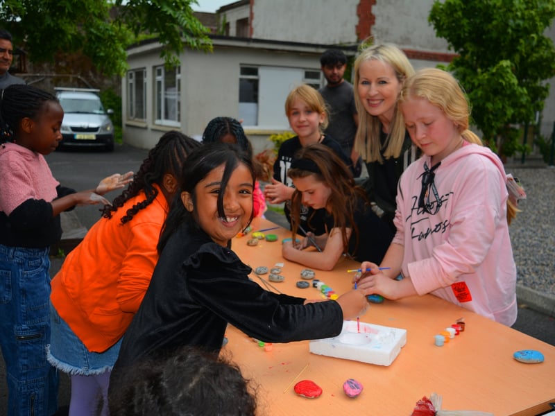 New garden with striking mural opened at Carrick-on-Suir direct ...