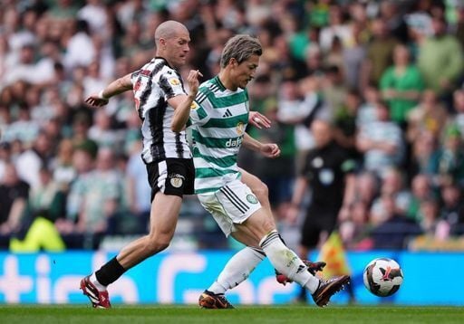 Led by example and helped St Mirren compose themselves after a disastrous start. Enjoyed his battle with Maeda, but was powerless to resist as Celtic exploded into life late on.