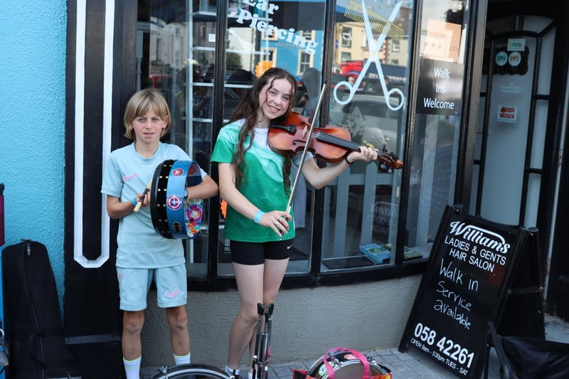 PICTURES: Plenty of craic agus ceol in Dungarvan as thousands enjoy ...