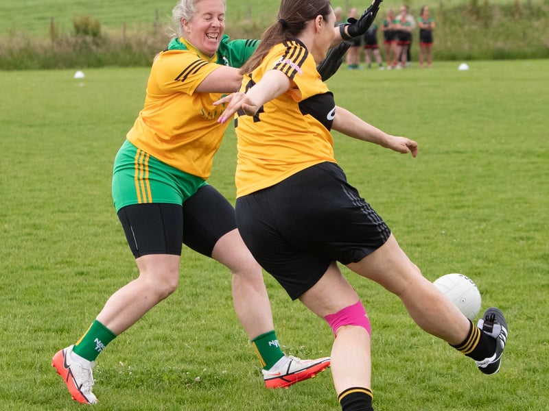 Action from the St. Eunan's (Letterkenny) v. Desertmartin game during Saturday's blitz at Beart GAC.