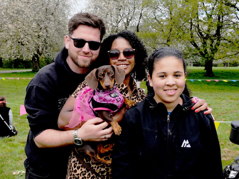 Rich and Isobel and Layla Plant, 12 with Mabel the Dachshund.