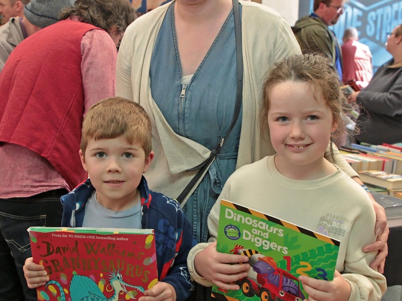 Caption: Samantha, Alex and Olivia Fay