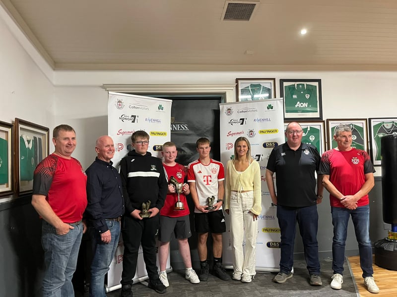 U14 boys - Jimmy Dolan (coach), Jimmy Martin. Most improved Hugo Conroy ,Players of the year Oisin Dolan, most improved Eryk Gajor, Megan Burns, Andy Keary, Dave Phillips (coach). CLICK ON THE ARROWS ABOVE TO GO THROUGH ALL THE PICTURES