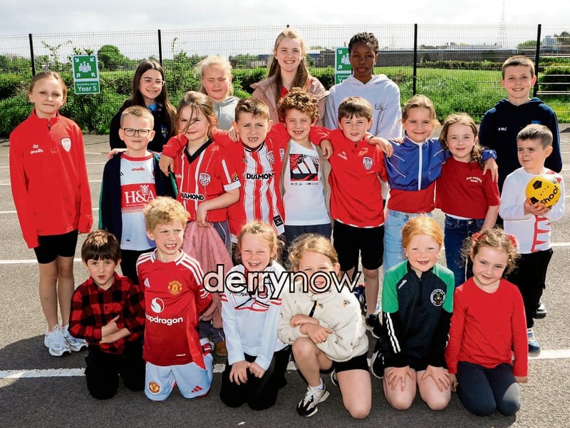 Hollybush PS pupils 'Going Red for Ryan'.