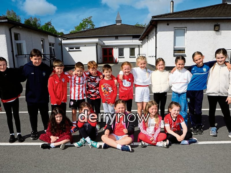 Hollybush PS pupils 'Going Red for Ryan'.