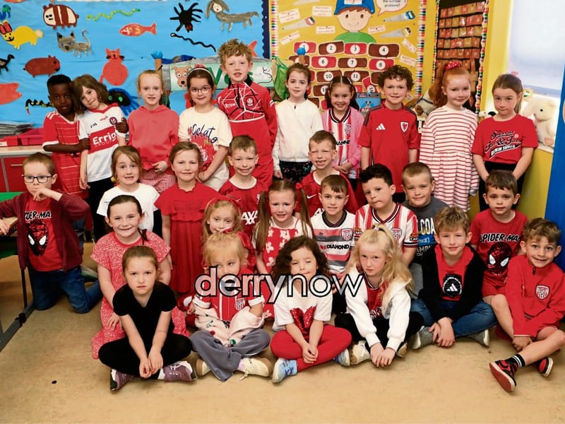 Hollybush PS pupils 'Going Red for Ryan'.