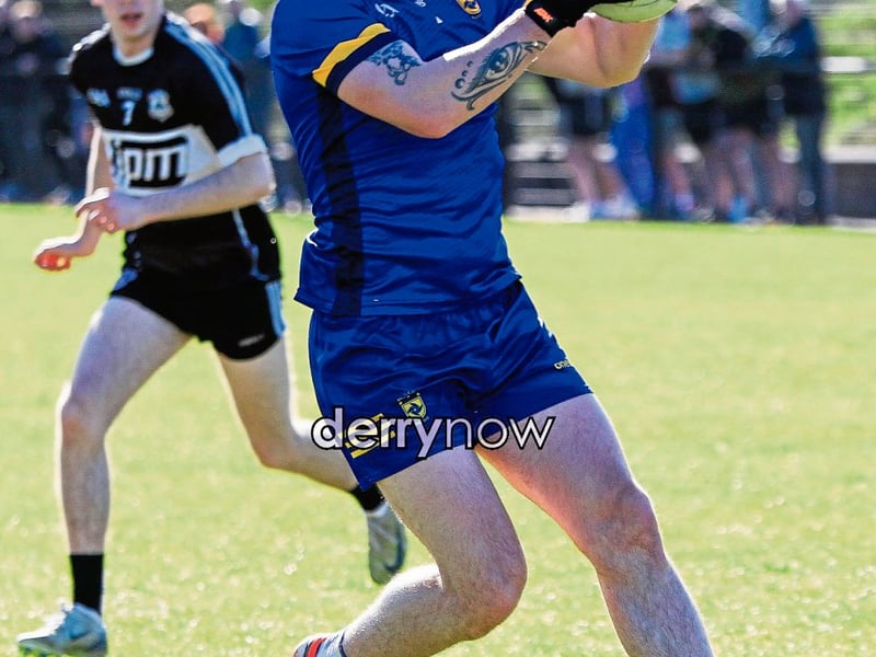 Steelstown's Ryan Devine in possession during their match at Pairc Bhrid.