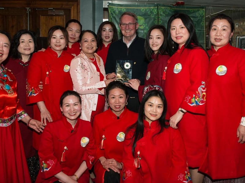 Most Entertaining Group - Kildare Chinese Cultural Association (Ireland) presented by Cllr. Noel Heavey. 
