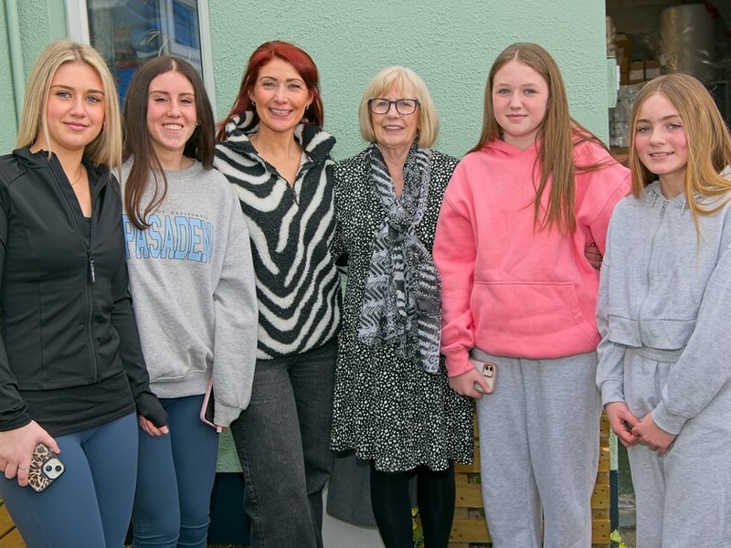 Lucy Flanagan, Lauren McKeever, Lorna Flanagan, Theresa Ronaldson, Faye Flanagan, Caoimhe Reddy