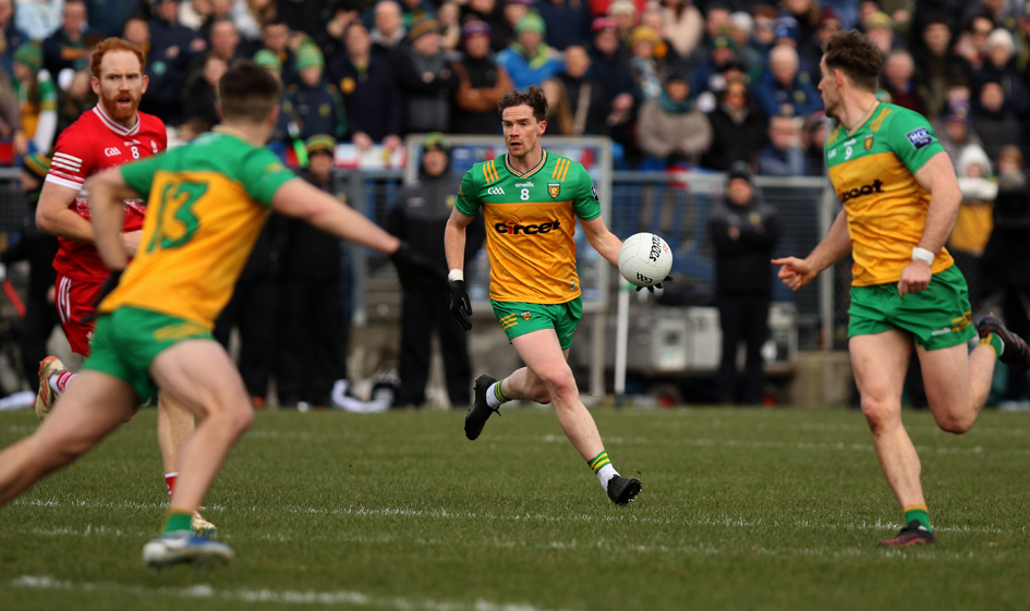 On a perfect day for football and in front of almost 7,000 spectators, Donegal treated their large support to a thrilling finish, hitting 1-7 without reply in the final 12 minutes. As a result Marksman was very impressed, especially with the scoring forwards who were helped by the introduction of Michael Murphy at half-time. Click on the arrows to see the player ratings