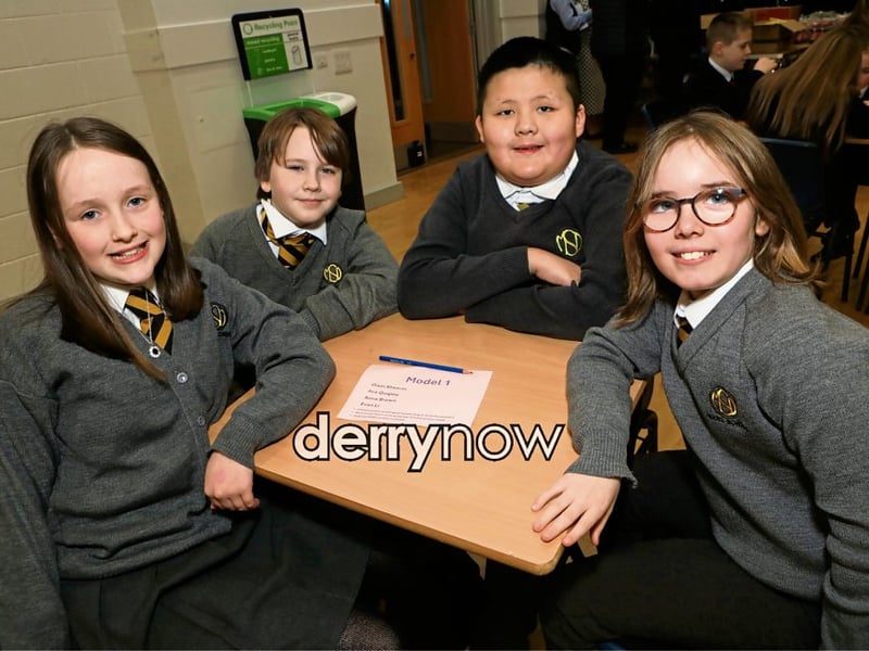 Model PS quiz team.