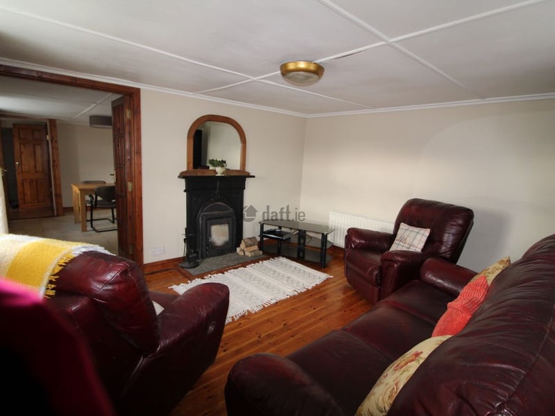 PICTURES: Rent this Leitrim house for half the price of 'discounted ...