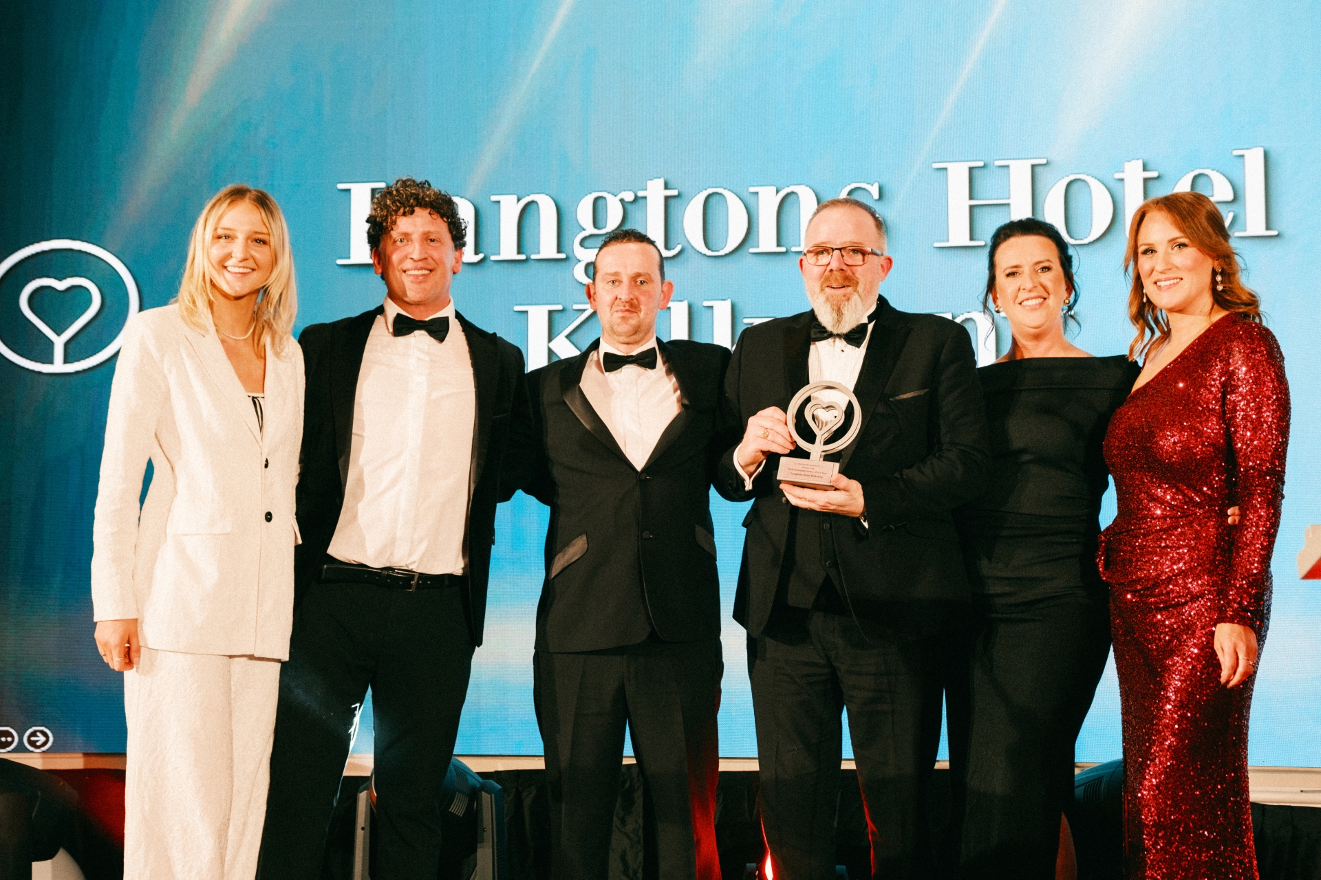 Langtons Hotel is not just a venue—it’s a family tradition. Since its inception in 1938, when Ned and Bridie Langton first opened their public house, the ethos of warm welcomes and exceptional service has remained at the heart of this third-generation family-run establishment. Over the years, Langtons has evolved into a four-star hotel, seamlessly blending luxury with a sense of home.