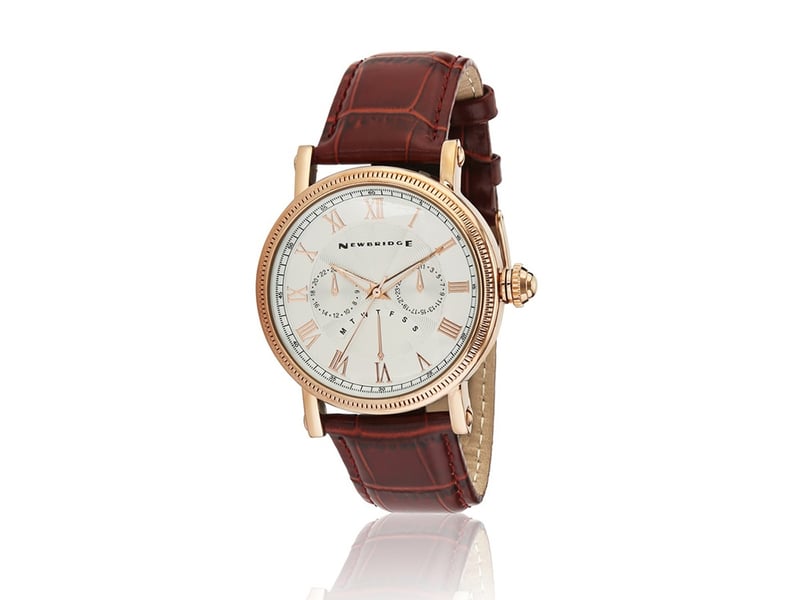 Men’s Watch Leather Strap €80 Let him stand out from the crowd with this on trend timepiece from Newbridge Silverware. This classic collection is timeless and effortlessly smart, an ideal gift for the man in your life.