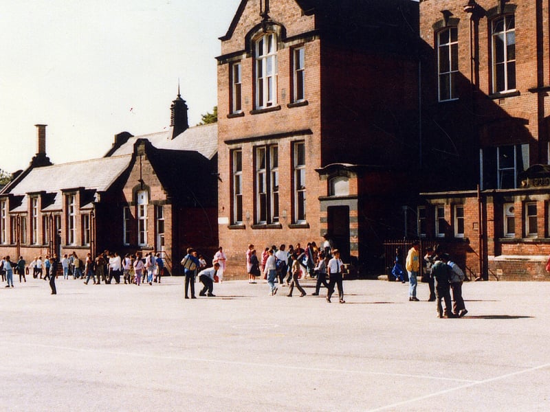 Cross Flatts Park School on Harlech Road, probably taken around 1989 at the time that it was Cross Flatts Park Middle.