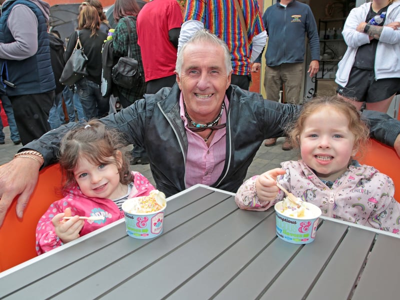 Caption: Ava Kate, Tony and Jamie Leigh Carr