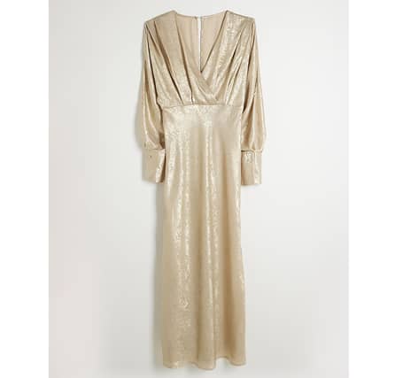 But as Merabi notes, it’s less about playing into trends, “The key is to have fun, be confident and wear what makes you feel fabulous as you ring in the new year!”
