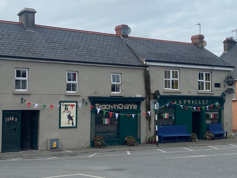 Rathdowney and Errill have been decked out with flags, window displays and bunting ahead of the Laois senior hurling final against Clough/Ballacolla.  Local businesses and homes have come out in force to show their support.