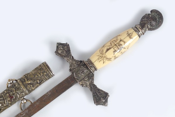 MASONIC KNIGHTS TEMPLAR SWORD & SCABBARD €300 - 500