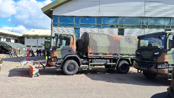 PICTURES: Guns, tanks and bazookas - inside tour of one of Ireland's ...