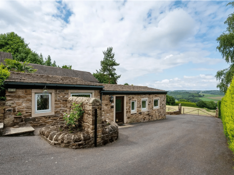 Doe Lea Farm, Main Road, Troway S21