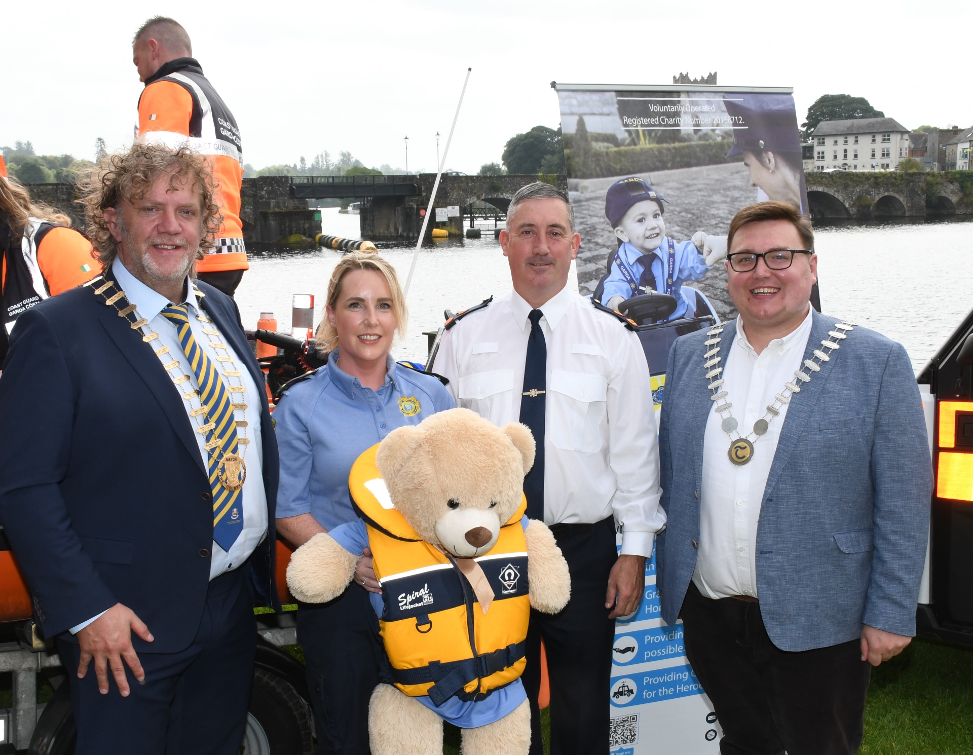 Gardaí from the Clare/Tipperary Division are excited to announce a fundraising event in aid of Little Blue Heroes in September 2024. Mayor Alan O'Callaghan, Garda Gemma Maguire, Superintendent Eddie Golden, Cathaoirleach Declan Burgess At the end of September, Gardaí from Clare, Tipperary and further afield will help transport “Teddy” from Carrick on Suir, Co Tipperary to Kilkee, Co Clare, as they run and cycle with Teddy on their journey over three days. Teddy Picnics will be held in towns along the route and we hope that children will join us for with their own teddies to meet our “Teddy” and local Gardaí. All the runners and cyclists will be fundraising before and during the event to raise funds for the Little Blue Heroes Foundation. Little Blue Heroes Foundation Little Blue Heroes Foundation’s vision is to support families of children with serious illnesses in Ireland while empowering the lives of children through positive community engagement. Their mission is to provide practical and financial support to families of children who have serious illnesses in Ireland while granting the wish of the children it supports to become Honorary Gardaí to empower the child and foster positive engagement with An Garda Síochána. Garda Gemma Maguire, Community Engagement, Clonmel, wanted to support and highlight the wonderful work of Little Blue Heroes Organisation. This idea has now been embraced by colleagues across both counties, and developed into an event which will help children across the country. The aim of this event is to highlight and promote the charity and the extraordinary work it does, and also to fundraise to help the foundation to continue its amazing work. It is hoped that the event will also allow local children in Clare and Tipperary to participate in fun activities to highlight the Little Blue Heroes cause. Event Dates and Route: The dates for Teddy Trek 2024 are Tuesday September 24 to Thursday September 26. The planned route is as follows: Day 1 - Carrick on Suir to Thurles,
