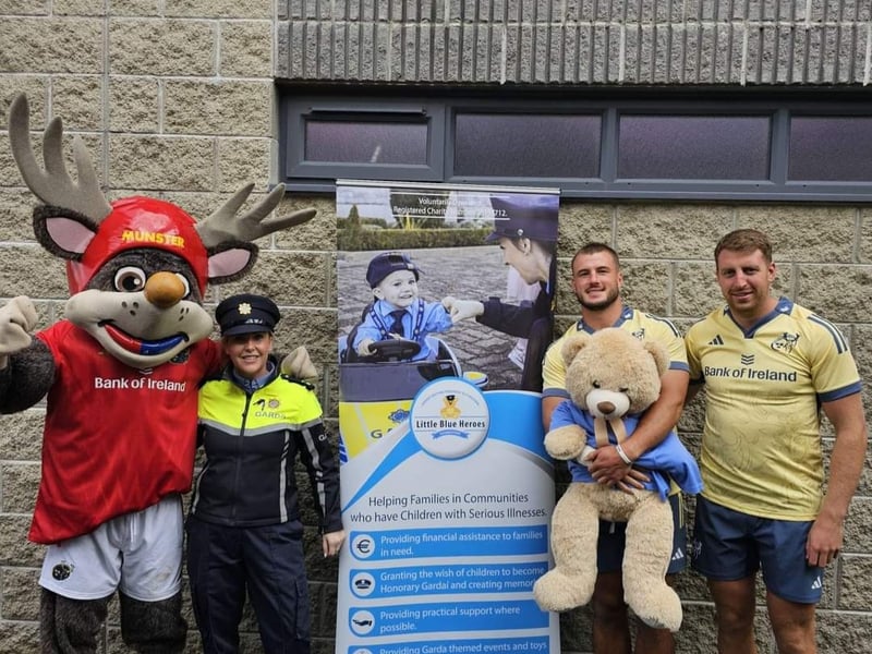 Garda Gemma Maguire and Munster Players