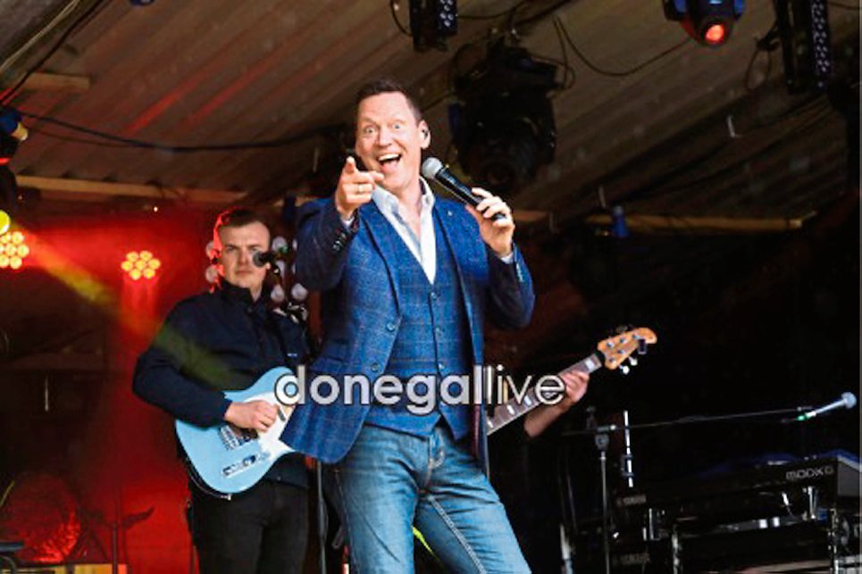 In pictures: Robert Mizzell live at Clonmany Festival