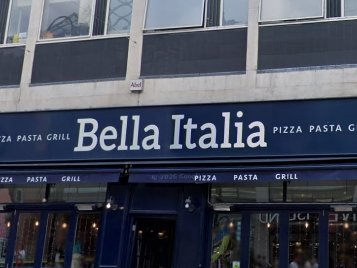 Bella Italia is offering a free starter and dessert to students and everyone dining at their table when an adult main course is purchased. 📝 145 Briggate (LS1 6BR) and White Rose Shopping Centre (LS11 8LU).