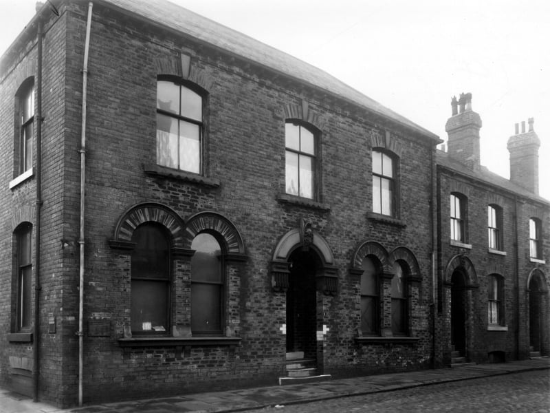 Epworth Place in December 1960. On the far left is Joseph Street.
