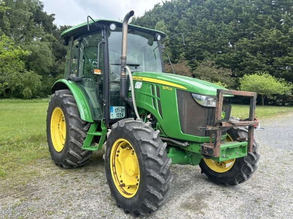 2017 John Deere 5075M Tractor