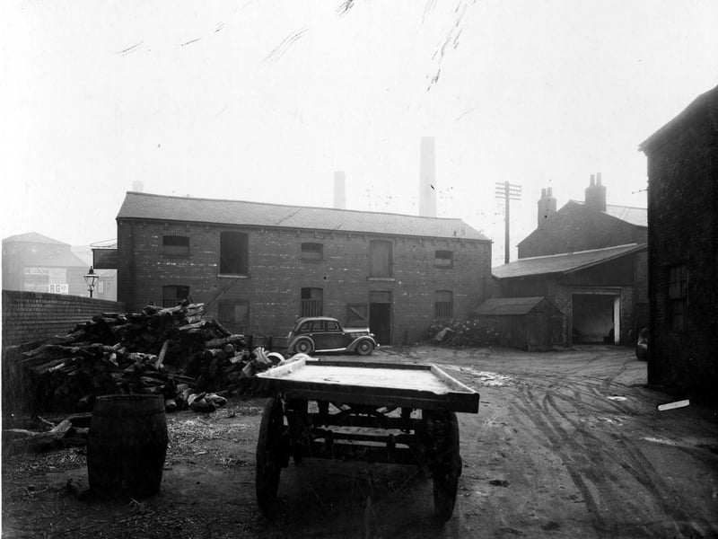 Derelict buildings in the Fearnes Island area. This is the area where Sheepscar Beck meets the River Aire. Fearnes Island was named after the owner of nearby Nether Mills on East Street.