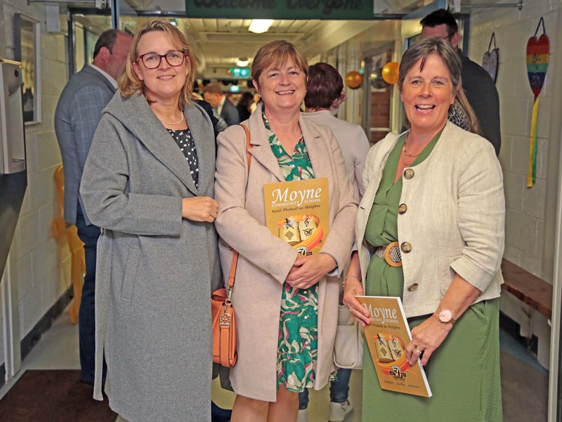 Caption: Helena Martyn, Marlis Gray and Josephine Gray