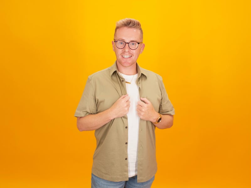 Tired of his mum trying to set him up on dates, Daniel (33) from Wexford (pictured above) meets ABBA tribute band member Colm (44) from Carrickmacross. (pictured next)