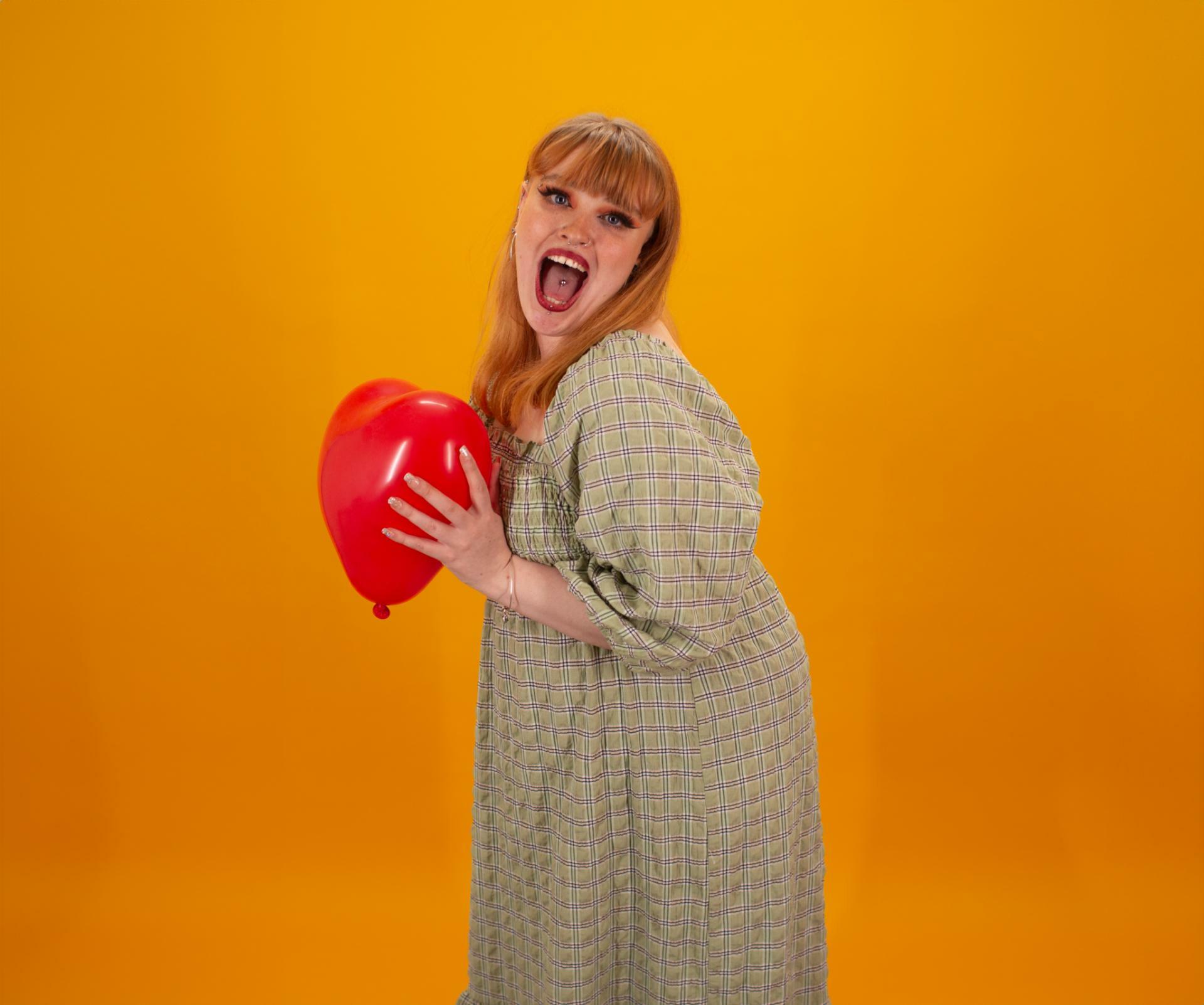 First Dates Ireland returns tonight on RTÉ 2 from 9.35pm and one Longford singelton is ready to find love. Guitar teacher Jodie (20) (pictured above) from Kildare makes sweet music with radiographer and multi instrumentalist Darragh (22) (pictured next) from Lucan. Mamma Mia! 